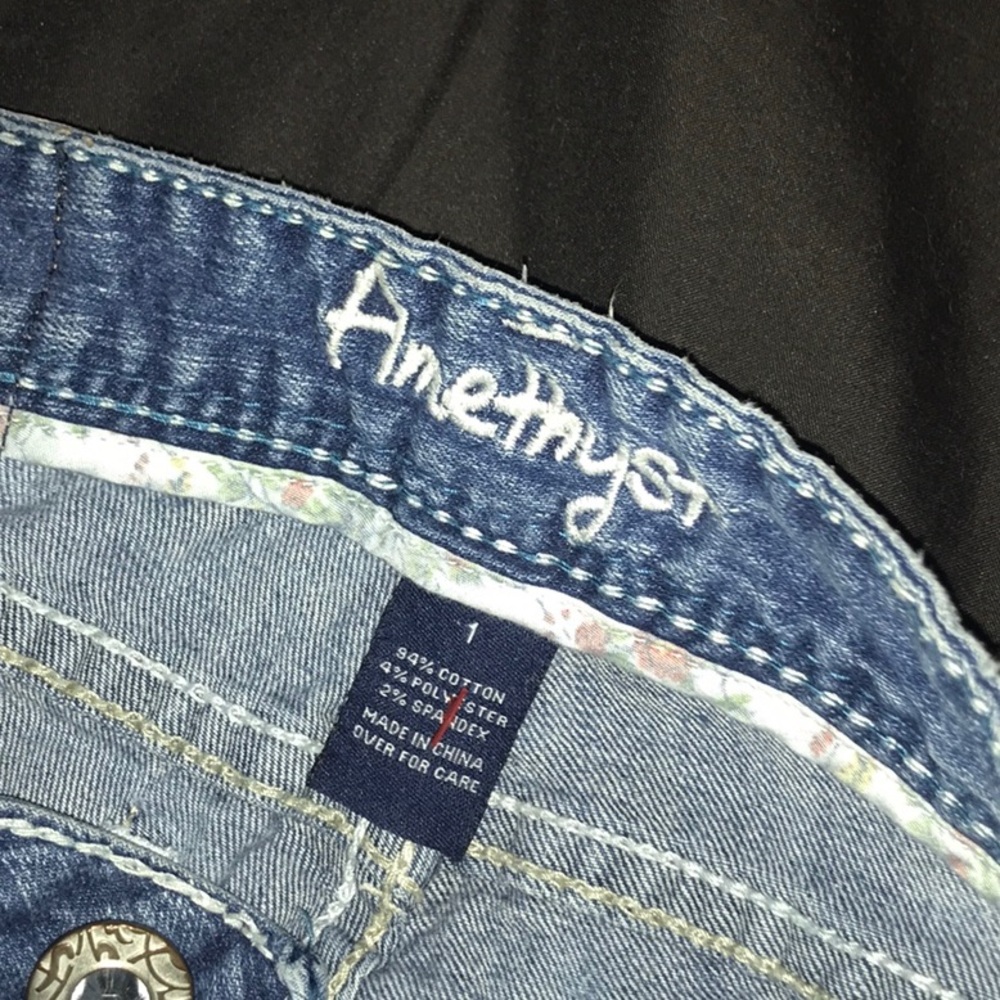 Capris - Picture 3 of 3